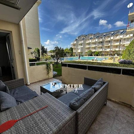 Aparthotel Rutland Bay Равда Экстерьер фото